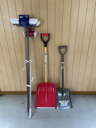 ブラシ・スコップ