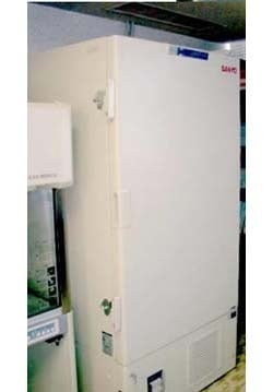 超低温フリーザー